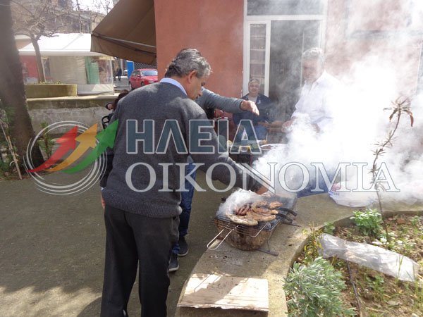 Αρχισαν ήδη να τσικνίζουν στην Ηλεία, από τις 10 το πρωί! [εικόνες] | iefimerida.gr 1