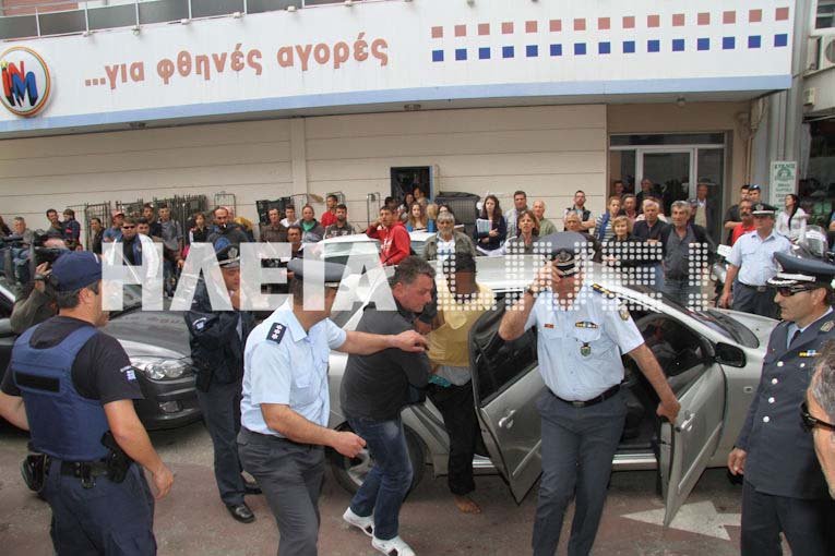 Ξεχειλίζει η οργή με τη δολοφονία του αστυνομικού στην Ανδραβίδα -Επιχείρησαν να λιντσάρουν τον δράστη [εικόνες] | iefimerida.gr 3