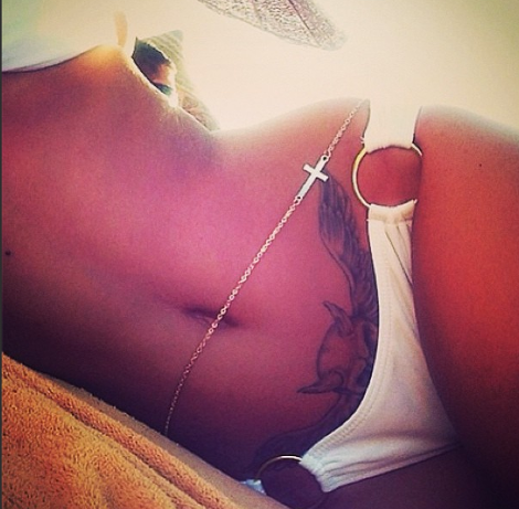 Η Αγγελική Ηλιάδη δείχνει το νέο της τατουάζ στο... επίμαχο σημείο [εικόνα] | iefimerida.gr 0