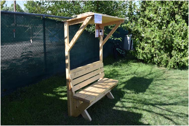 Στη Λάρισα το πρώτο ηλιακό παγκάκι στην Ελλάδα για να φορτίζεις το κινητό και το tablet σου [εικόνες] | iefimerida.gr 1