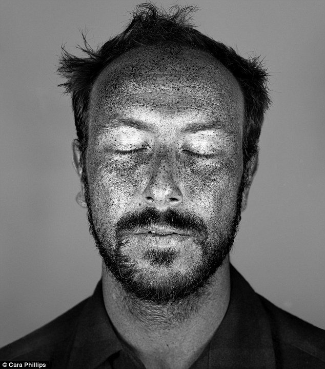 Λιώνετε κάτω από τον ήλιο για ώρες -Αυτή η έκθεση φωτογραφίας σίγουρα θα σας τρομάξει [εικόνες] | iefimerida.gr 3