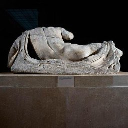 Εξαλλη η Ντόροθι Κινγκ με τους Βρετανούς για τα Γλυπτά του Παρθενώνα: Τα δίνουν στον Πούτιν και όχι στην Ελλάδα; [εικόνες] | iefimerida.gr 0