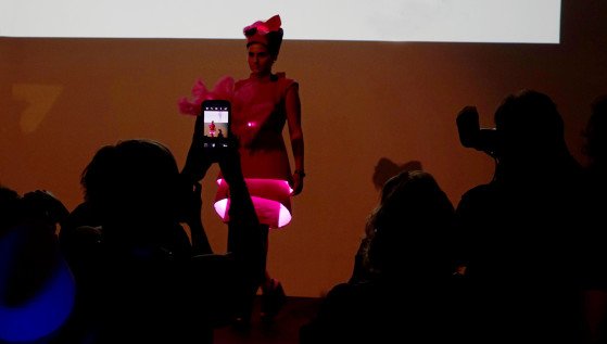 Μόδα και τεχνολογία -Οταν η υψηλή ραπτική γίνεται high tech, το αποτέλεσμα είναι κιτς [εικόνες] | iefimerida.gr 15