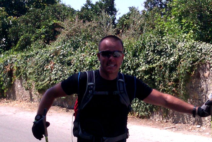 Νορβηγός τουρίστας κάνει σκι στα Χανιά παρά τον καύσωνα – Η εξήγηση του... φαινομένου [εικόνες] | iefimerida.gr 0