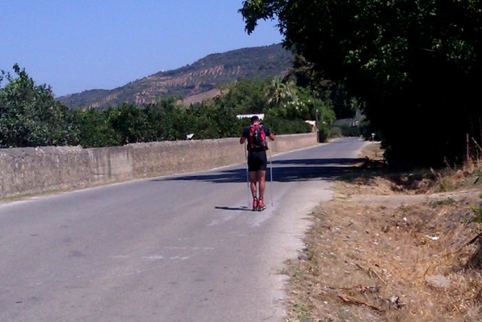 Νορβηγός τουρίστας κάνει σκι στα Χανιά παρά τον καύσωνα – Η εξήγηση του... φαινομένου [εικόνες] | iefimerida.gr 2