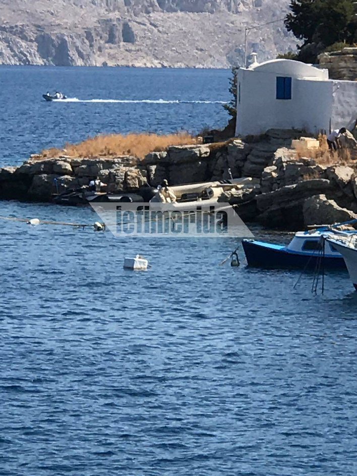 Ατύχημα στη Σύμη: Φουσκωτό Ιταλού επιχειρηματία προσέκρουσε τη νύχτα με μεγάλη ταχύτητα σε σημαδούρα του ΠΝ [εικόνες] | iefimerida.gr 4