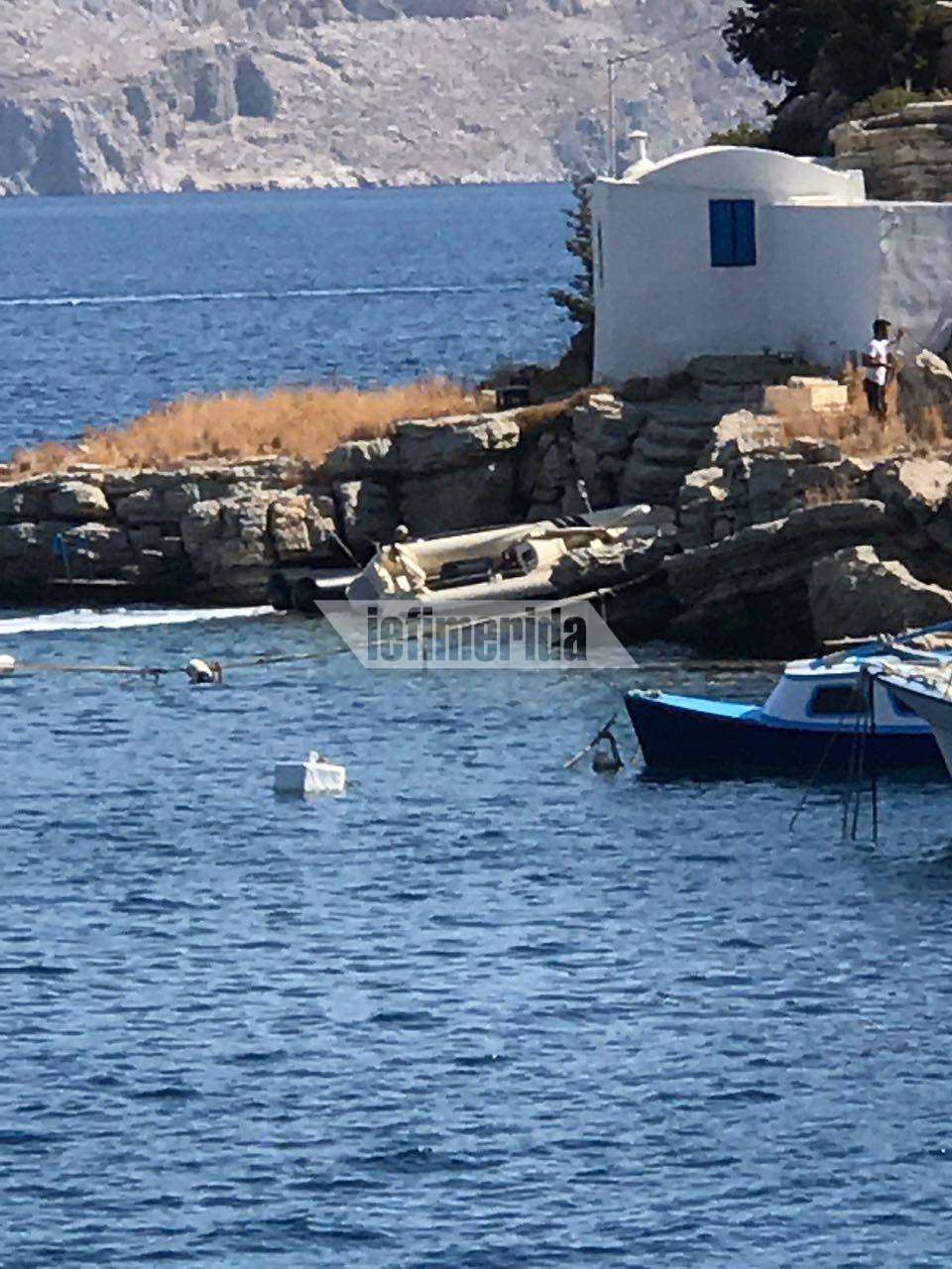 Ατύχημα στη Σύμη: Φουσκωτό Ιταλού επιχειρηματία προσέκρουσε τη νύχτα με μεγάλη ταχύτητα σε σημαδούρα του ΠΝ [εικόνες] | iefimerida.gr 1