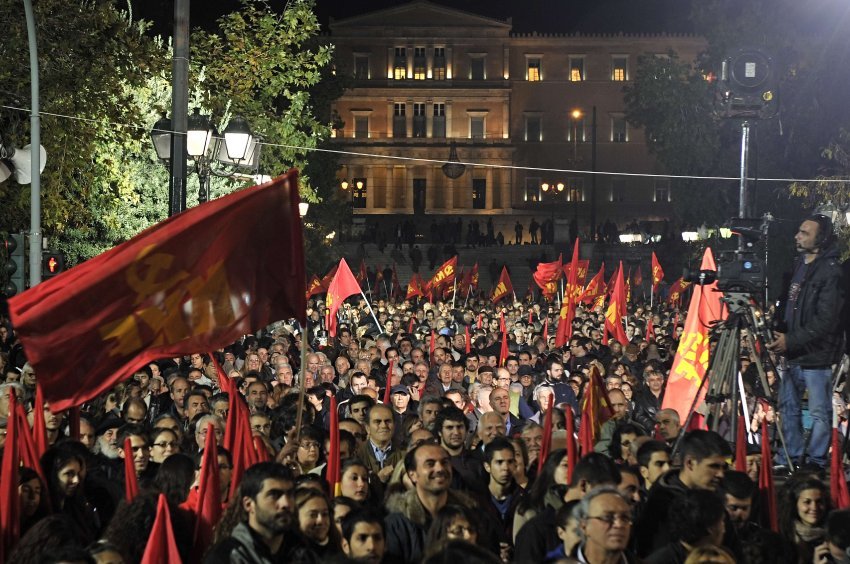 Spiegel: «Ο Παπανδρέου θα κυβερνήσει λίγο ακόμη» | iefimerida.gr 2