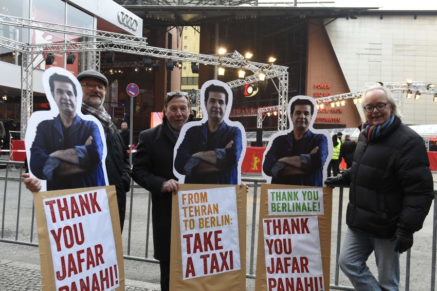 H Berlinale βράβευσε το Ιράν: Χρυσή Αρκτος στο «Taxi» [εικόνες] | iefimerida.gr 2