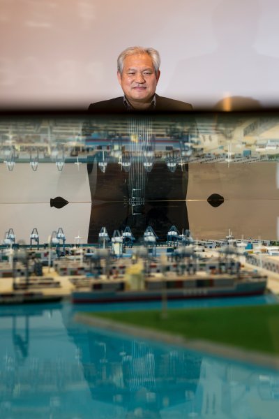 To αφεντικό της Cosco στο Spiegel: Θέλουμε το λιμάνι του Πειραιά – Το μεγάλο δίλημμα του Τσίπρα | iefimerida.gr 3