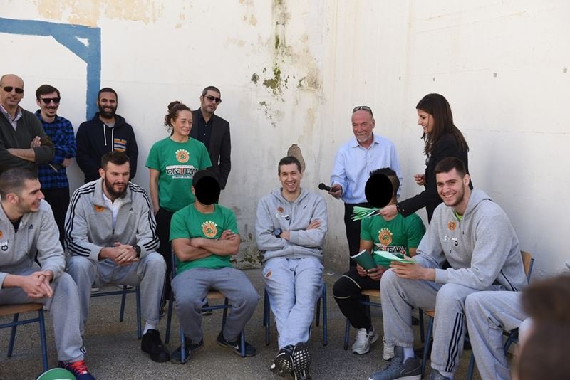 Από τη Βουλή στη... φυλακή ο Διαμαντίδης [εικόνες] | iefimerida.gr 2