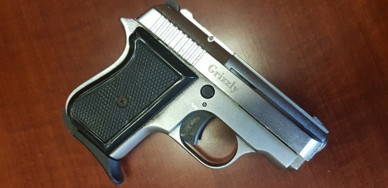 «Λαβράκι» ΣΔΟΕ σε παράνομο καζίνο - Κατάσχεσαν από μάρκες μέχρι όπλο [εικόνες] | iefimerida.gr 8