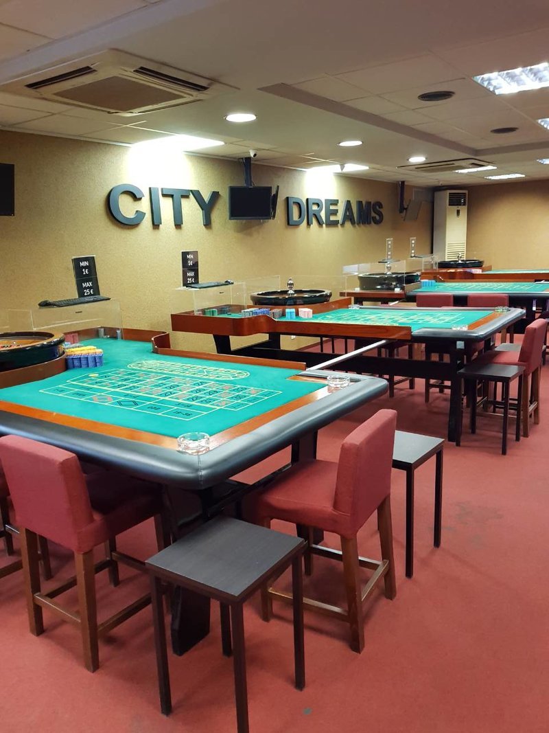 «Λαβράκι» ΣΔΟΕ σε παράνομο καζίνο - Κατάσχεσαν από μάρκες μέχρι όπλο [εικόνες] | iefimerida.gr 7