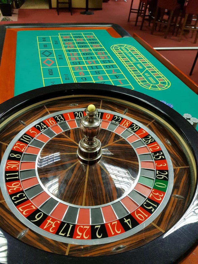 «Λαβράκι» ΣΔΟΕ σε παράνομο καζίνο - Κατάσχεσαν από μάρκες μέχρι όπλο [εικόνες] | iefimerida.gr 6