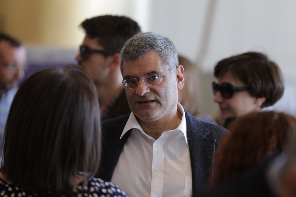 Βουλευτές του Ποταμιού σε ρόλο «δημοσκόπων»- Μοίραζαν ερωτηματολόγια στον κόσμο [εικόνες] | iefimerida.gr 0