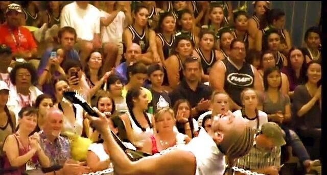 Δείτε τον Ιω. Μελισσανίδη να χορεύει το ζεϊμπέκικο της Ευδοκίας [εικόνες & βίντεο] | iefimerida.gr 1