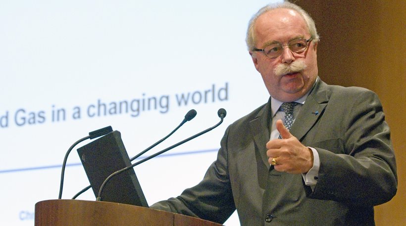 Σενάρια συνωμοσίας για τον θάνατο του αφεντικού της Total -Η φιλία του με τον Πούτιν και τον Ολάντ, η αντιπάθεια για τον Σαρκοζί [εικόνες]   | iefimerida.gr 3