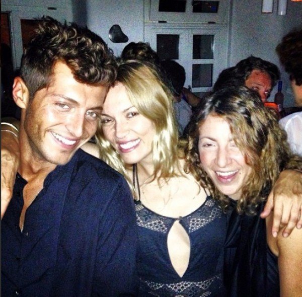 Φωτογραφίες με μαγιό από την Μύκονο ποστάρει η Βίκυ Καγιά [εικόνες]  | iefimerida.gr 2