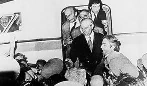 Πανικός στα social media με αυτή τη φωτογραφία του Μιχάλη Λιάπη που θεωρείται από τις σημαντικότερες στη σύγχρονη πολιτική ιστορία [εικόνα] | iefimerida.gr 1