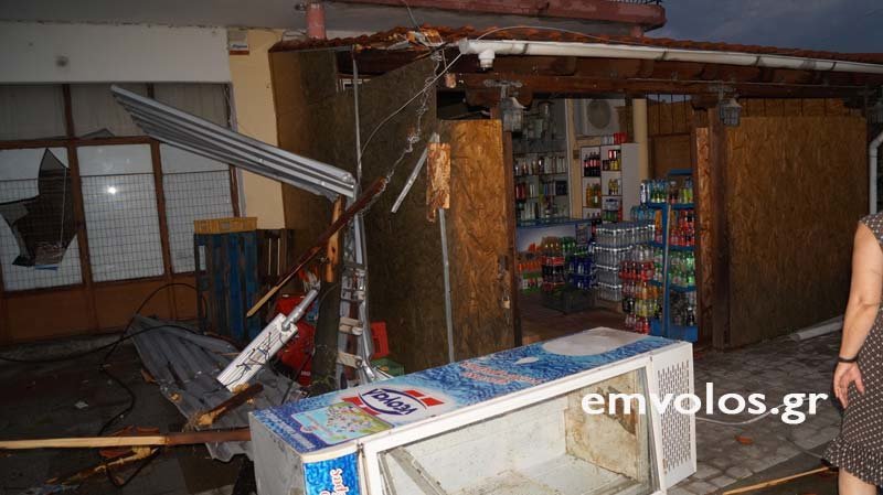 Ισχυρή ανεμοθύελλα στην Ημαθία -Καταστροφές σε χωριό [εικόνες & βίντεο] | iefimerida.gr 3