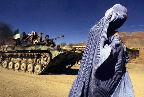 Ο διακεκριμένος φωτογράφος Γιάννης Μπεχράκης εξυμνεί τη γυναίκα μέσα από το φακό του [εικόνες] | iefimerida.gr 2