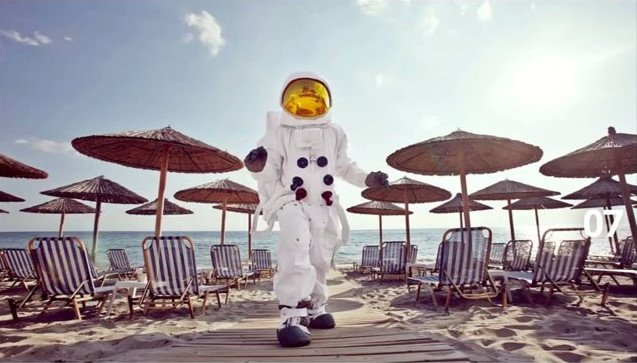 Γερμανικό ημερολόγιο για το 2017 με θέμα την Ελλάδα της ύφεσης [εικόνες]   | iefimerida.gr 0