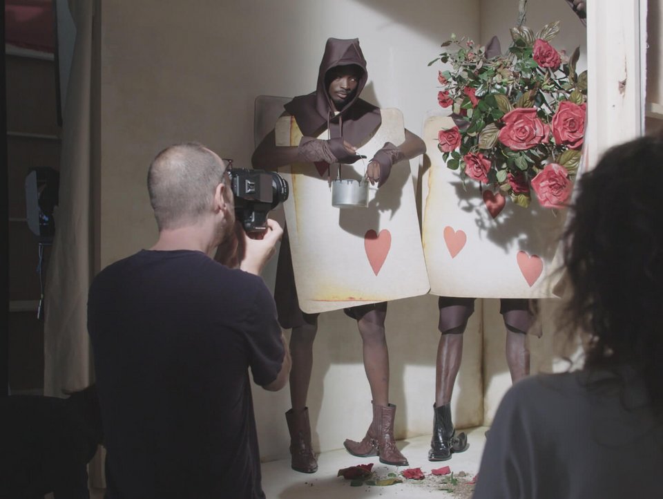 Το ημερολόγιο της Pirelli για το 2018 αποθεώνει τη μαύρη ομορφιά [εικόνες] | iefimerida.gr 16