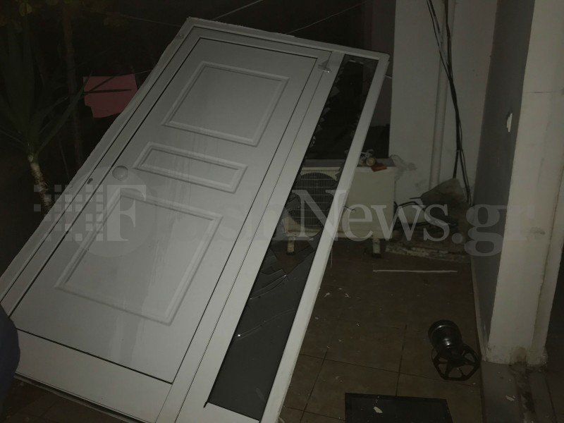 Χανιά: Εκρηξη σε σπίτι από γκαζάκι -Ξηλώθηκε εξώπορτα, τραυματίστηκε μία γυναίκα [εικόνες] | iefimerida.gr 2