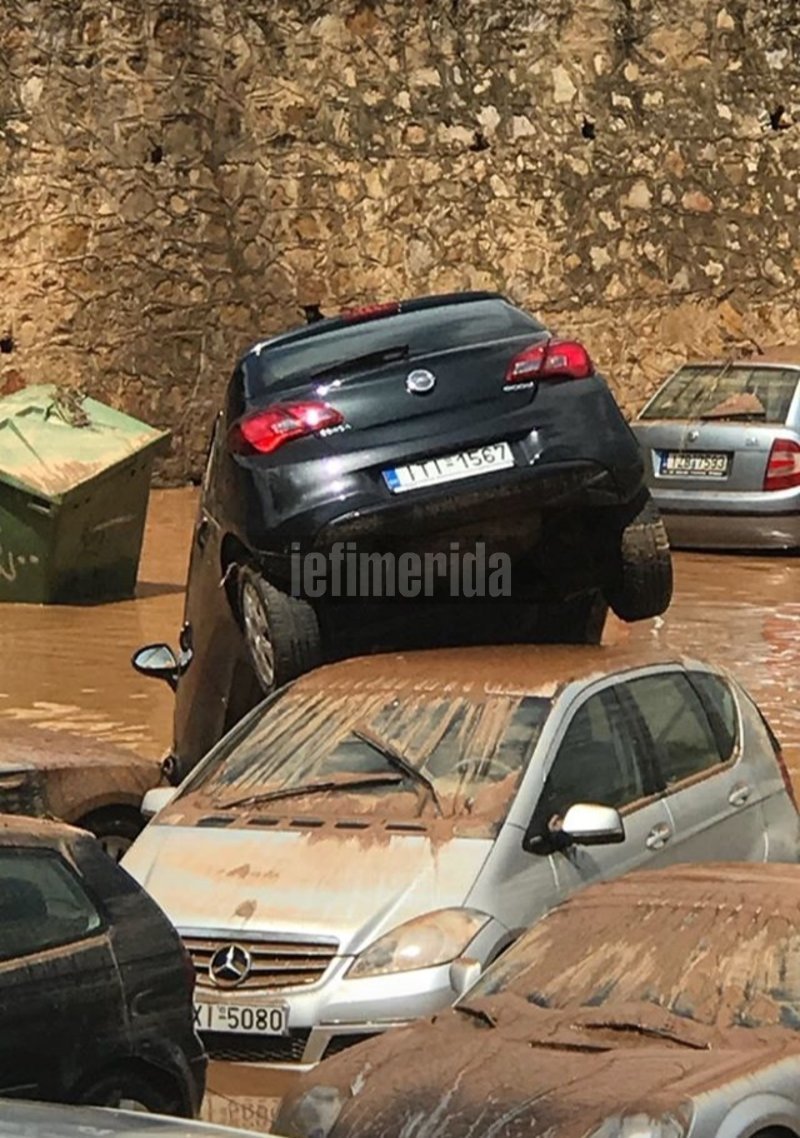 Τι συνέβη στο Μαρούσι -Πώς πνίγηκαν τόσα ΙΧ από 44 χιλιοστά βροχής | iefimerida.gr 1