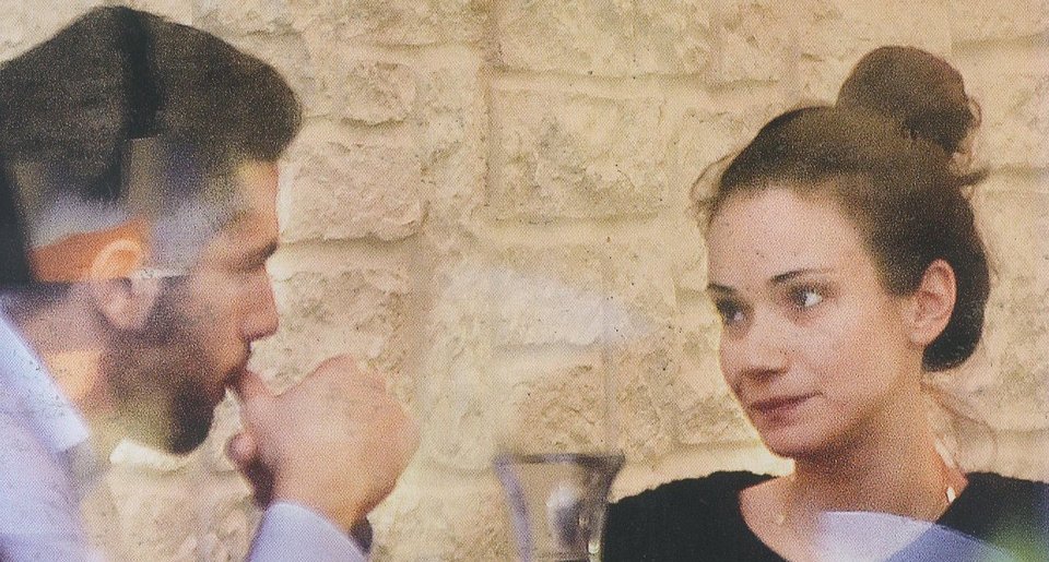 Η Αννα Μπουσδούκου χωρίς μακιγιάζ χαλαρώνει με τον δημοσιογράφο σύντροφό της [εικόνες] | iefimerida.gr 0