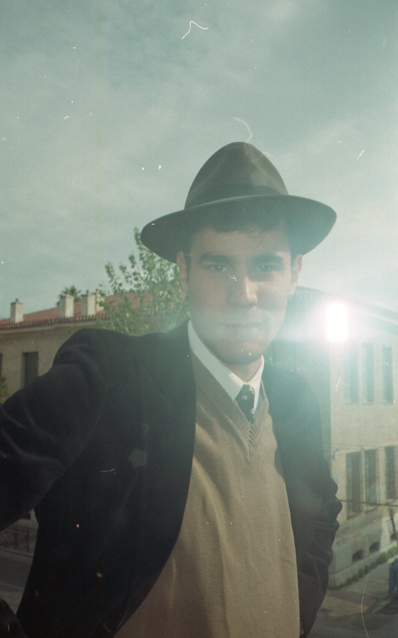 Holy Beat - Το Ουρλιαχτό του Αλεν Γκίνσμπεργκ μέσα σε ένα σύγχρονο μπαρ στο κέντρο της Αθήνας [εικόνες] | iefimerida.gr 1