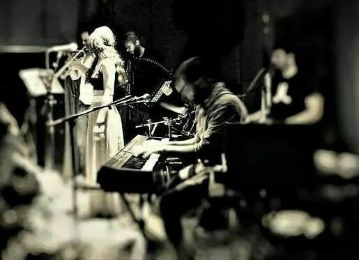 Οι δημοφιλείς ρετρο-ποπ Carte Postale από την Πάτρα, αύριο παίζουν στο Faust [εικόνες & βίντεο] | iefimerida.gr 2