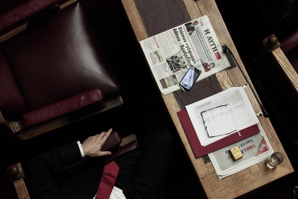 To backstage της χθεσινής ψηφοφορίας: Οι 12ποντες γαλάζιες γόβες της Τζάκρη, η «πεταμένη» γούνα και τα ντεπόν [εικόνες] | iefimerida.gr 17