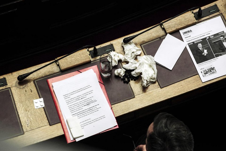 To backstage της χθεσινής ψηφοφορίας: Οι 12ποντες γαλάζιες γόβες της Τζάκρη, η «πεταμένη» γούνα και τα ντεπόν [εικόνες] | iefimerida.gr 16