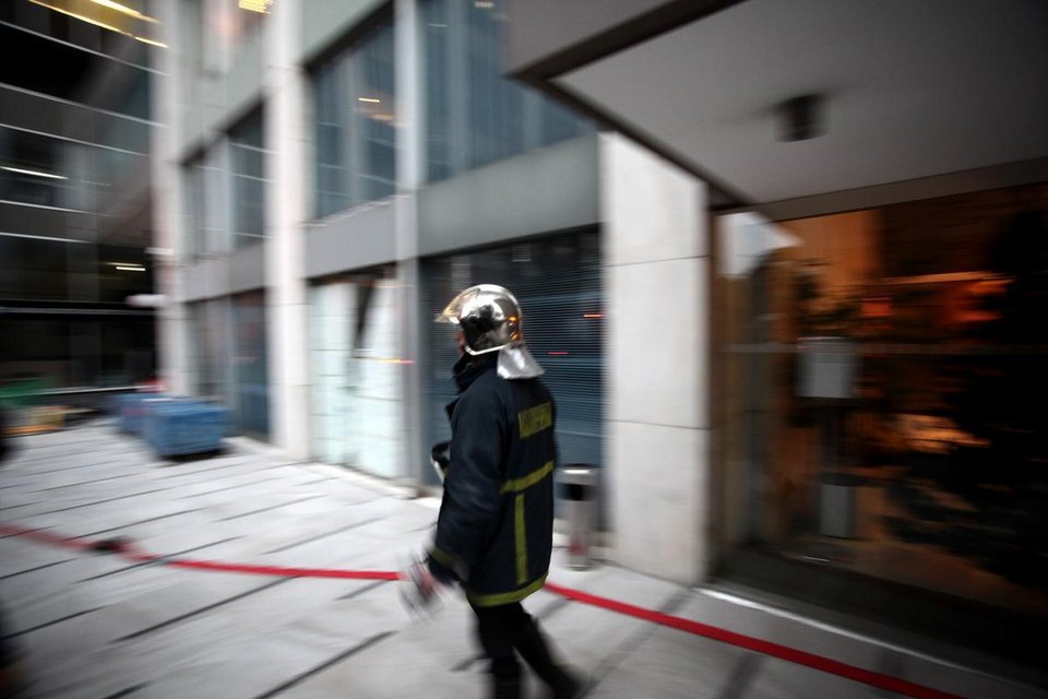 Φωτιά στον Πύργο των Αθηνών –Στον 2ο όροφο ξέσπασε η πυρκαγιά [εικόνες] | iefimerida.gr 6