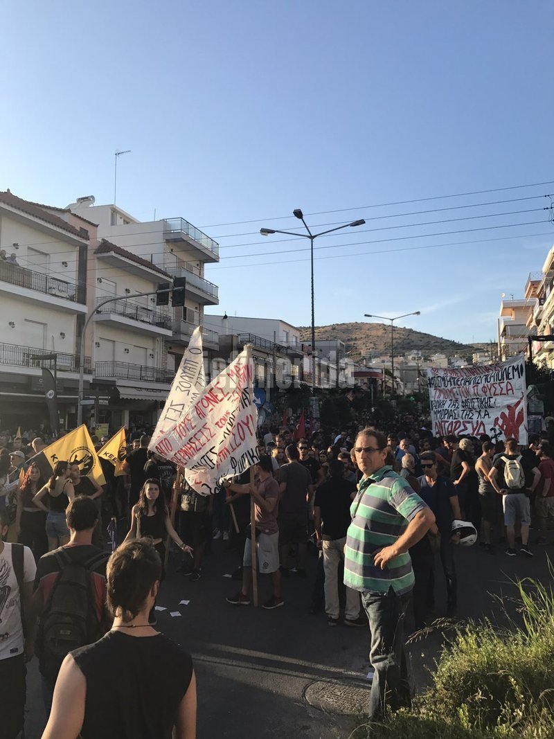 Πορεία στη μνήμη Φύσσα -Επεισόδια σε Πειραιά, Πάτρα και Θεσσαλονίκη [εικόνες & βίντεο] | iefimerida.gr 18