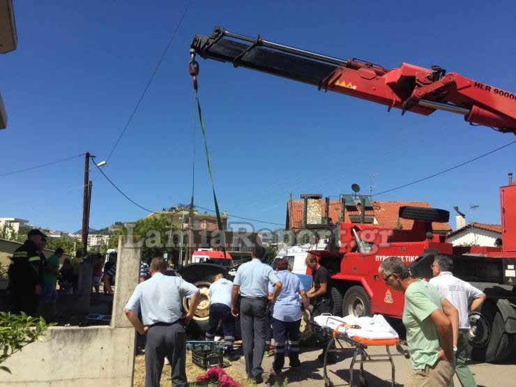 Λαμία: Τραγικός θάνατος για 63χρονο -Καταπλακώθηκε από το τρακτέρ του [εικόνες] | iefimerida.gr 4