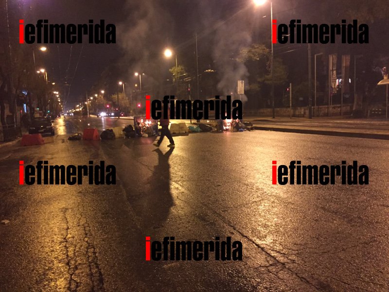 Επεισόδια στα Εξάρχεια: Μολότοφ και καμένα ΙΧ στο Πολυτεχνείο -Αντιεξουσιαστές ταμπουρώθηκαν στο Μετσόβιο [εικόνες] | iefimerida.gr 0