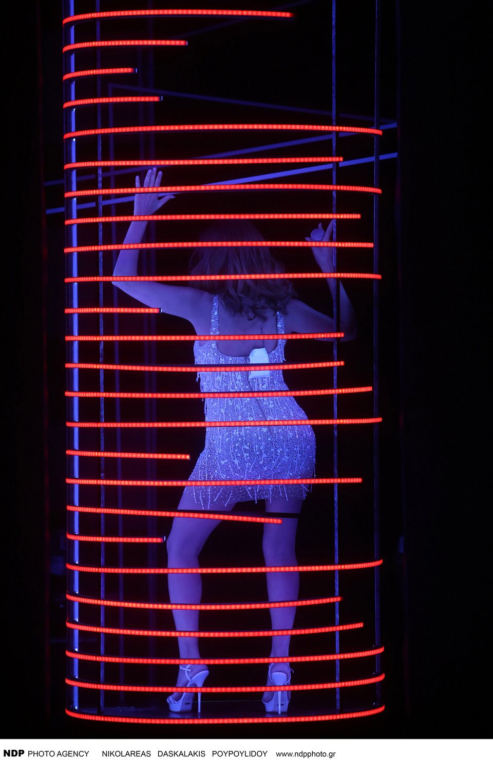 Πρεμιέρα για την Βανδή -Η μαύρη εφαρμοστή φόρμα που την έκανε να μοιάζει με «αιλουροειδές» [εικόνες]  | iefimerida.gr 2