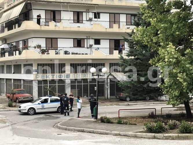 Τρόμος σε σπίτι στη Λάρισα: Πέταξαν χειροβομβίδα στην αυλή –Επιχείρηση του στρατού [εικόνες] | iefimerida.gr 2