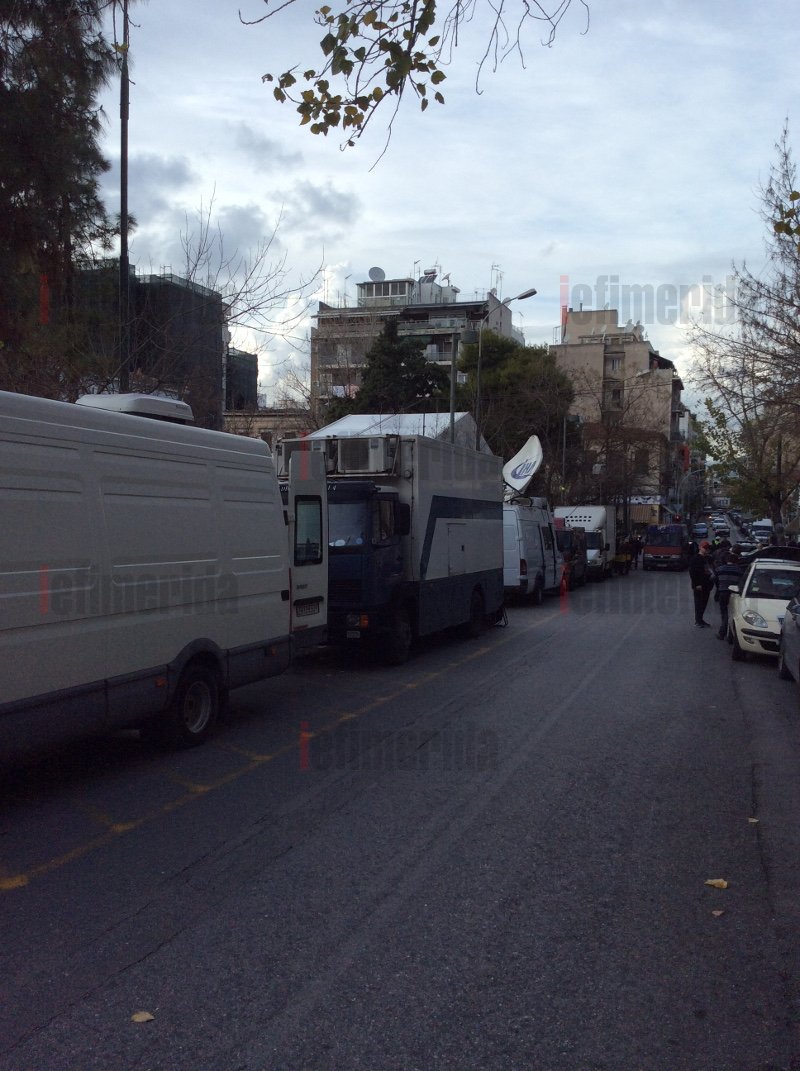 Η iefimerida στα γραφεία του ΣΥΡΙΖΑ: Τι συμβαίνει στην Κουμουνδούρου [εικόνες] | iefimerida.gr 2