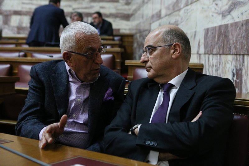 To παρασκήνιο της ΚΟ της ΝΔ: Η ποσέτ Κακλαμάνη και το wet look της Ασημακοπούλου [εικόνες] | iefimerida.gr 15