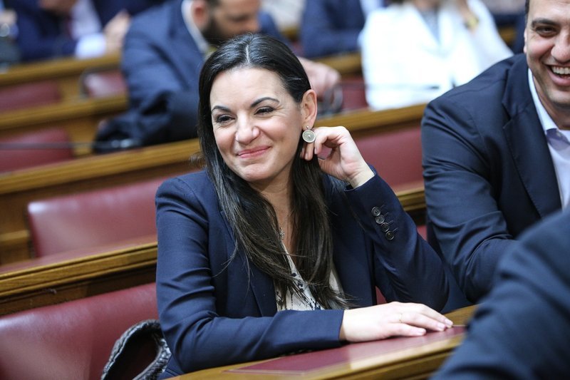 To παρασκήνιο της ΚΟ της ΝΔ: Η ποσέτ Κακλαμάνη και το wet look της Ασημακοπούλου [εικόνες] | iefimerida.gr 12