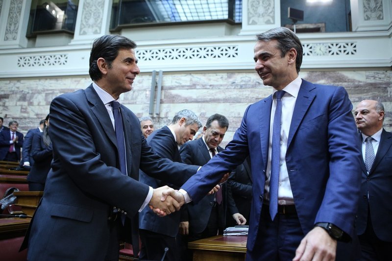 To παρασκήνιο της ΚΟ της ΝΔ: Η ποσέτ Κακλαμάνη και το wet look της Ασημακοπούλου [εικόνες] | iefimerida.gr 1