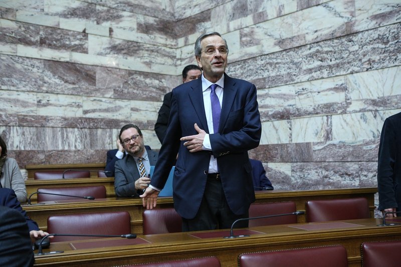 To παρασκήνιο της ΚΟ της ΝΔ: Η ποσέτ Κακλαμάνη και το wet look της Ασημακοπούλου [εικόνες] | iefimerida.gr 4