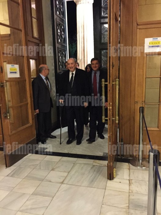 Στη Βουλή για τις προγραμματικές Τσίπρα και ο Κωνσταντίνος Μητσοτάκης [εικόνες] | iefimerida.gr 0