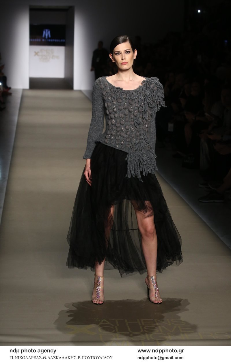 Η πανέμορφη κόρη του Λάμπη Λιβιεράτου και η Ιωάννα Μπέλλα χωρίς υαλουρονικό στο σόου «Tassos Mitropoulos» [εικόνες] | iefimerida.gr 1