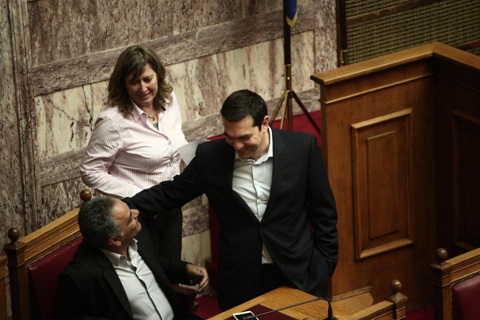 Kαι δεν περνούν οι ώρες: Οσα έγιναν στη Βουλή περιμένοντας την ψήφιση του νομοσχεδίου Μπαλτά [εικόνες] | iefimerida.gr 10