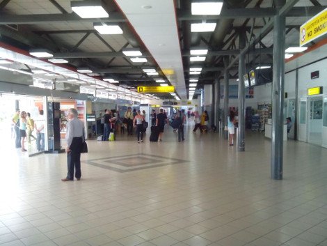 Τα σκουπίδια της Κέρκυρας: Υπήρξε πρόβλημα μόνο για μία ημέρα, απαντά η πολιτική αεροπορία [εικόνες] | iefimerida.gr 3