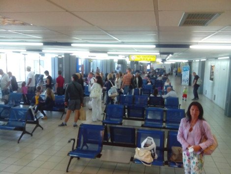 Τα σκουπίδια της Κέρκυρας: Υπήρξε πρόβλημα μόνο για μία ημέρα, απαντά η πολιτική αεροπορία [εικόνες] | iefimerida.gr 5